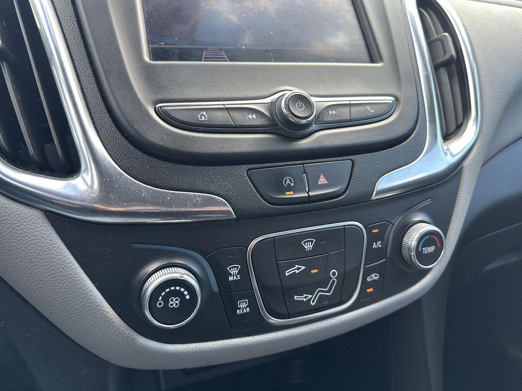 used 2022 Chevrolet Equinox car, priced at $17,499