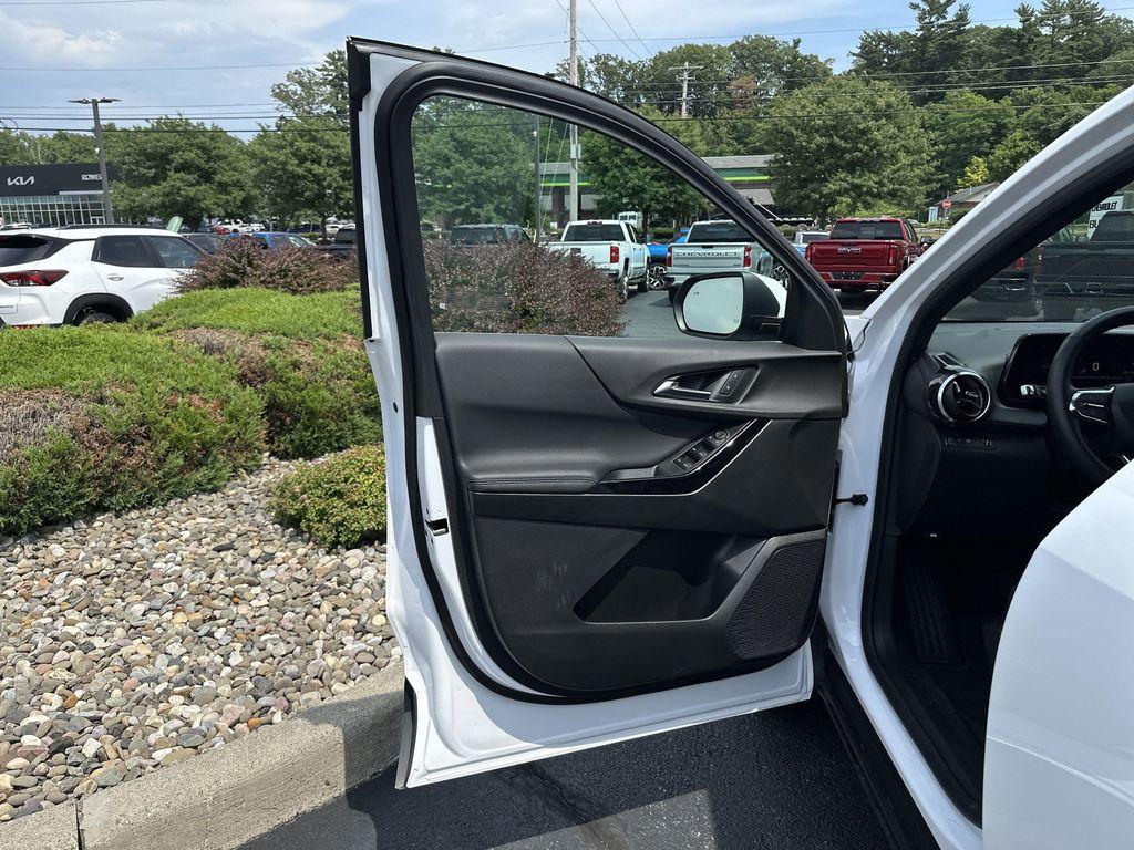 new 2025 Chevrolet Equinox car, priced at $29,495