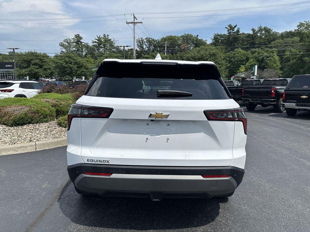 new 2025 Chevrolet Equinox car, priced at $28,394