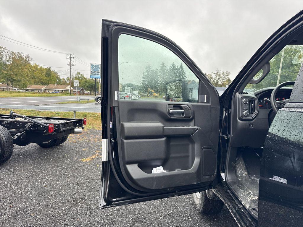 new 2025 GMC Sierra 2500 car, priced at $64,556