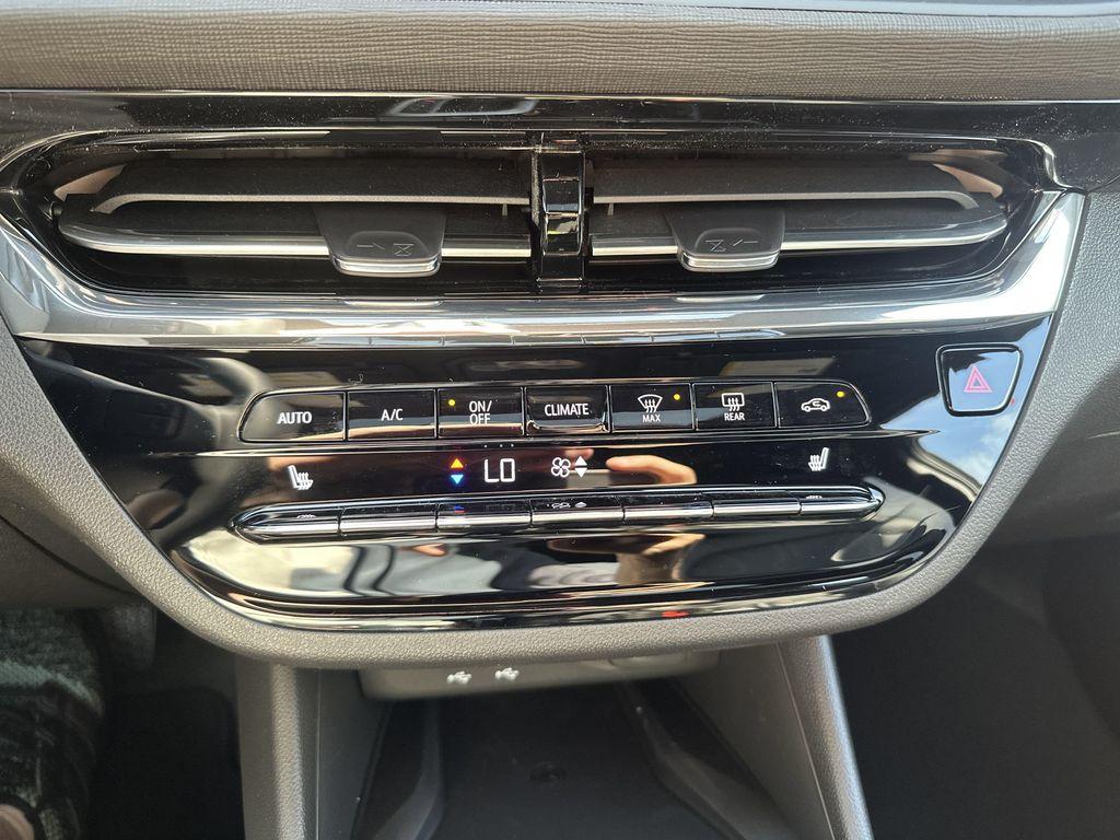 new 2025 Buick Envista car, priced at $29,540