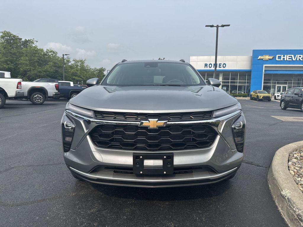 new 2025 Chevrolet Trax car, priced at $24,899