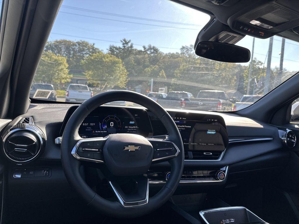 new 2026 Chevrolet Equinox car, priced at $30,005