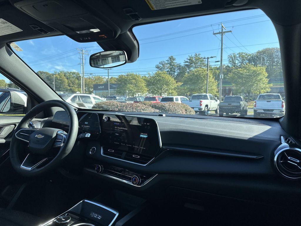 new 2026 Chevrolet Equinox car, priced at $30,005