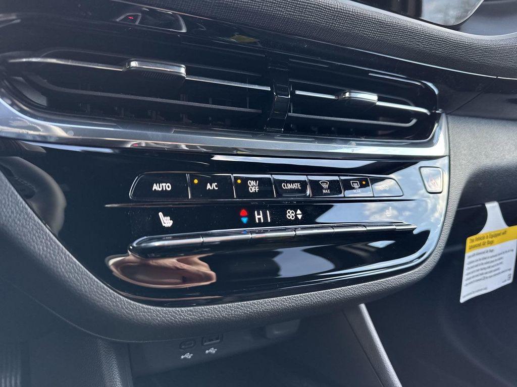 new 2025 Buick Envista car, priced at $30,031