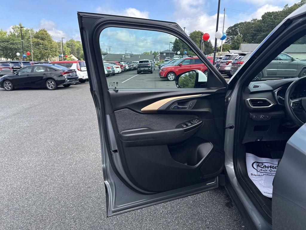 used 2023 Chevrolet TrailBlazer car, priced at $20,999