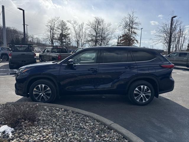 used 2022 Toyota Highlander car, priced at $34,640