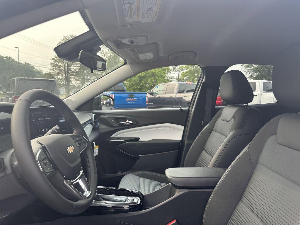new 2025 Chevrolet Trax car, priced at $24,899
