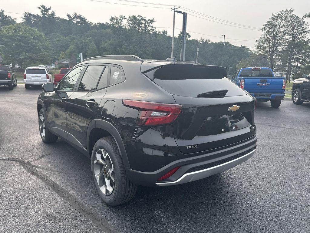 new 2025 Chevrolet Trax car, priced at $24,899