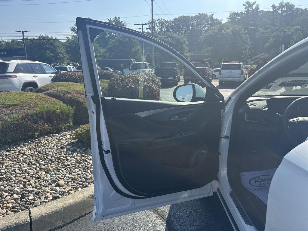 used 2025 Buick Envista car, priced at $26,499