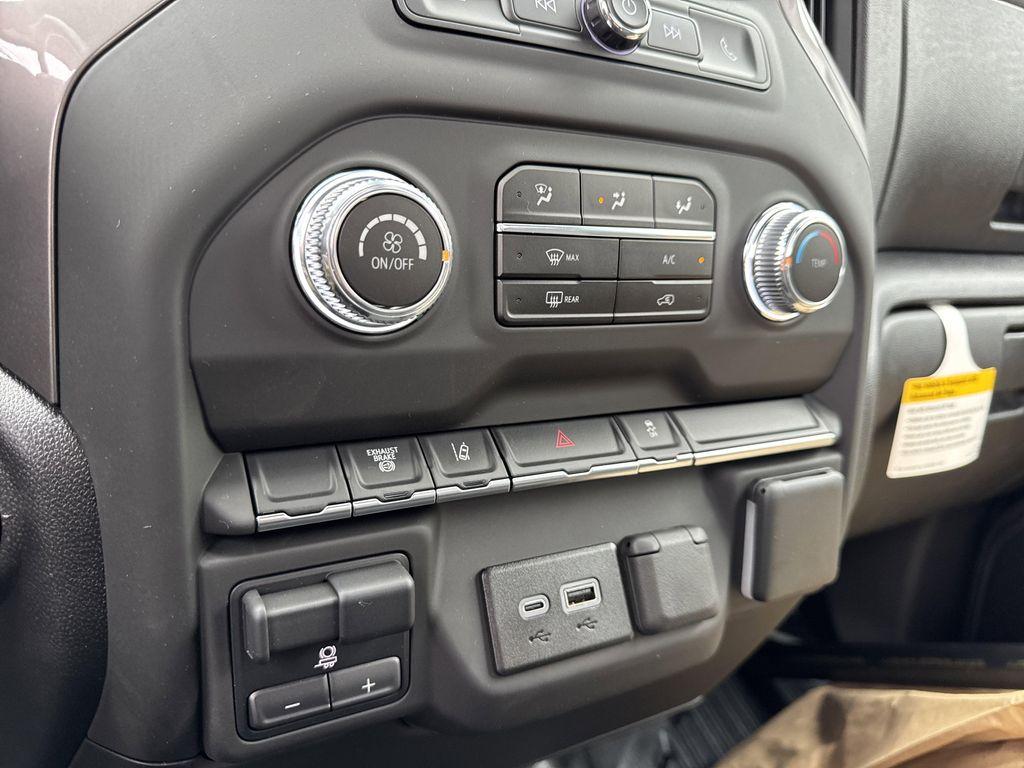 new 2025 GMC Sierra 3500 car, priced at $62,553