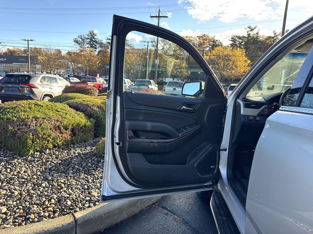 used 2017 GMC Yukon car, priced at $24,749