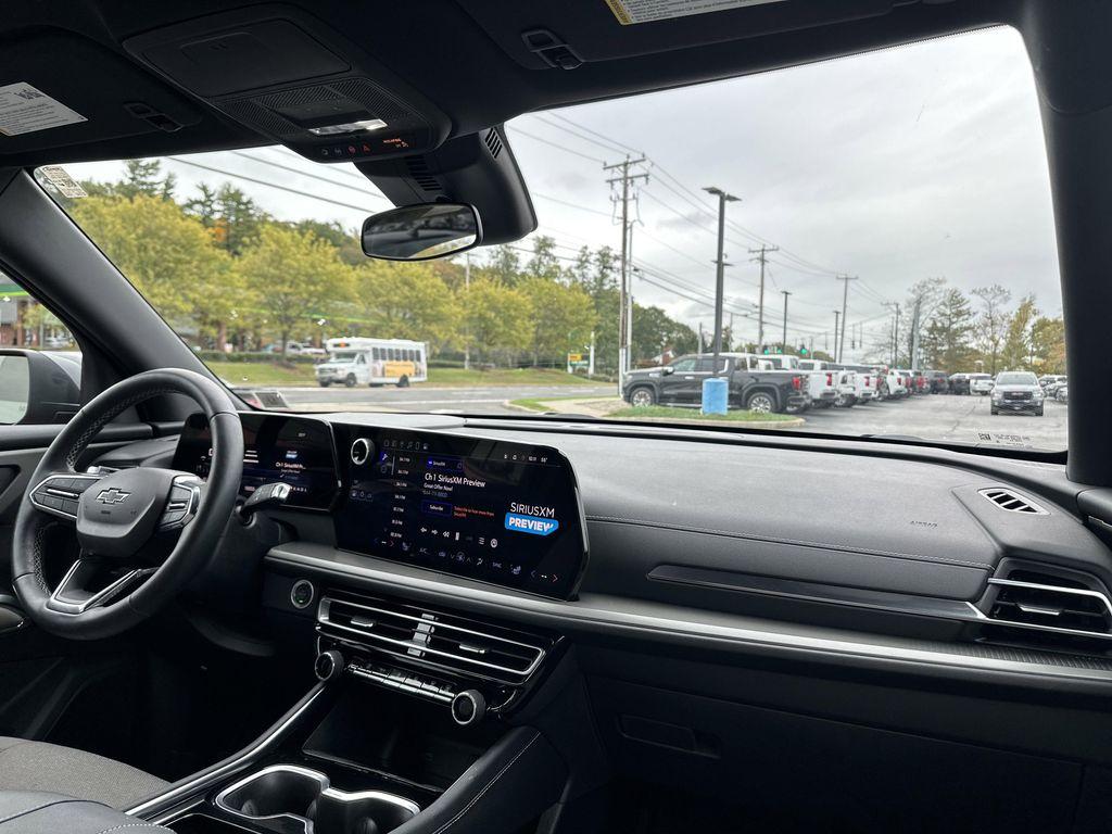 used 2024 Chevrolet Traverse car, priced at $38,499