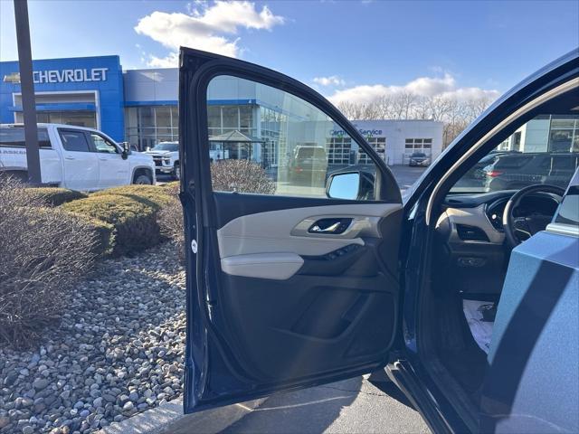used 2023 Chevrolet Traverse car, priced at $28,499