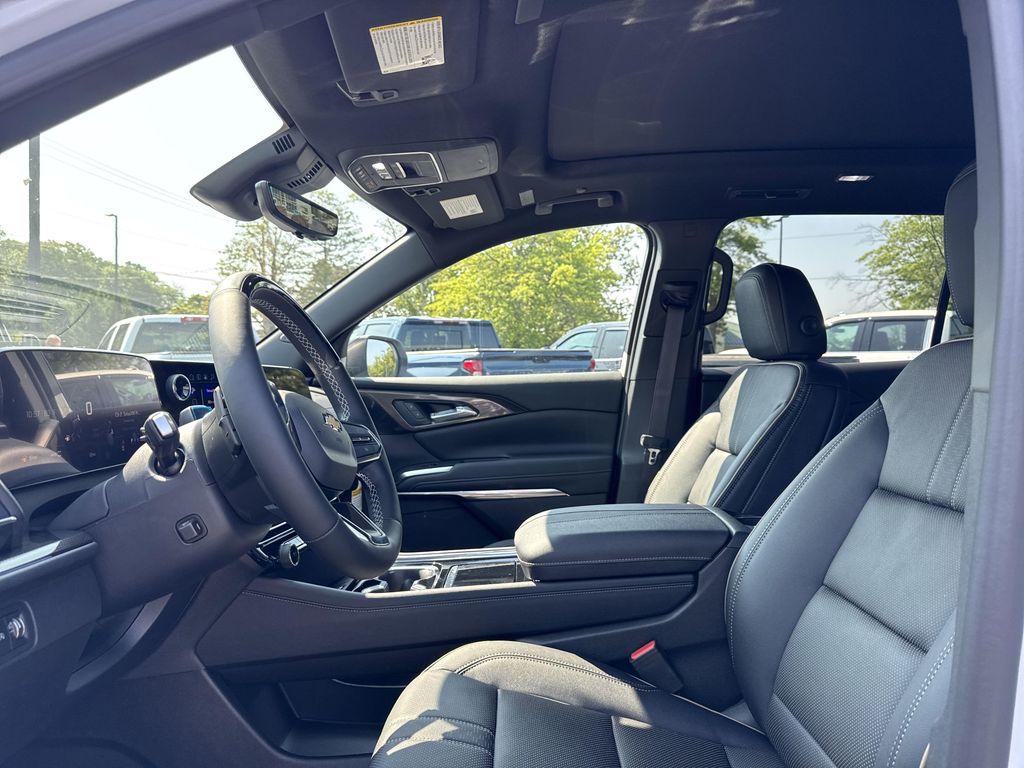 new 2026 Chevrolet Traverse car, priced at $61,915