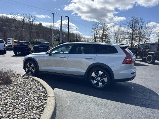 used 2022 Volvo V60 Cross Country car, priced at $37,995