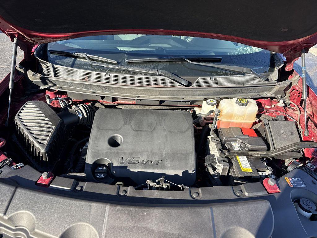 used 2021 Chevrolet Traverse car, priced at $22,498