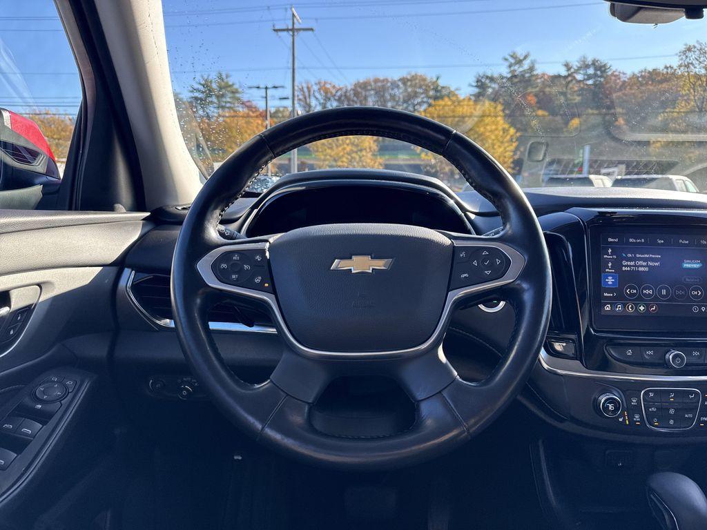 used 2021 Chevrolet Traverse car, priced at $22,498
