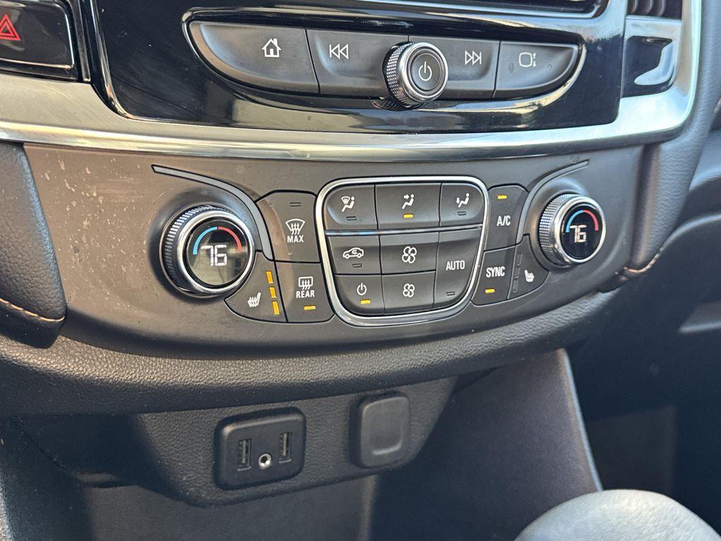 used 2021 Chevrolet Traverse car, priced at $22,498