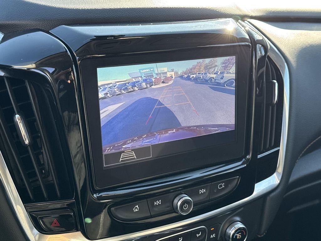 used 2021 Chevrolet Traverse car, priced at $22,498