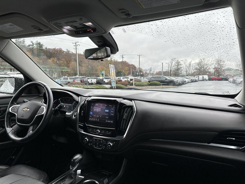 used 2021 Chevrolet Traverse car, priced at $28,699