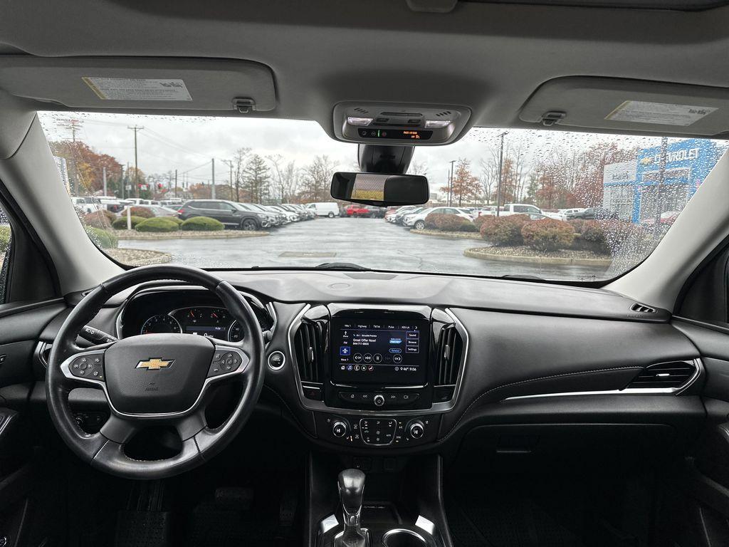 used 2021 Chevrolet Traverse car, priced at $28,699