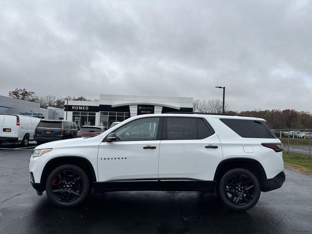 used 2021 Chevrolet Traverse car, priced at $28,699
