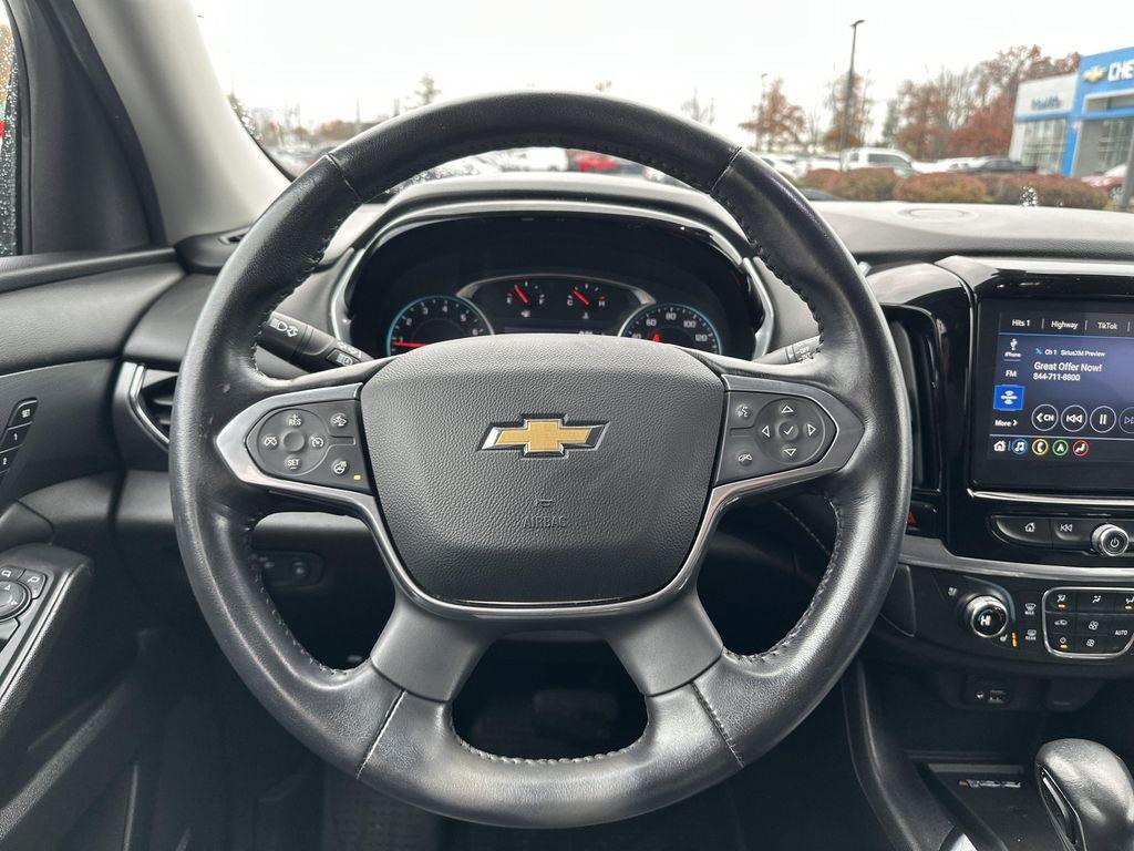 used 2021 Chevrolet Traverse car, priced at $28,699