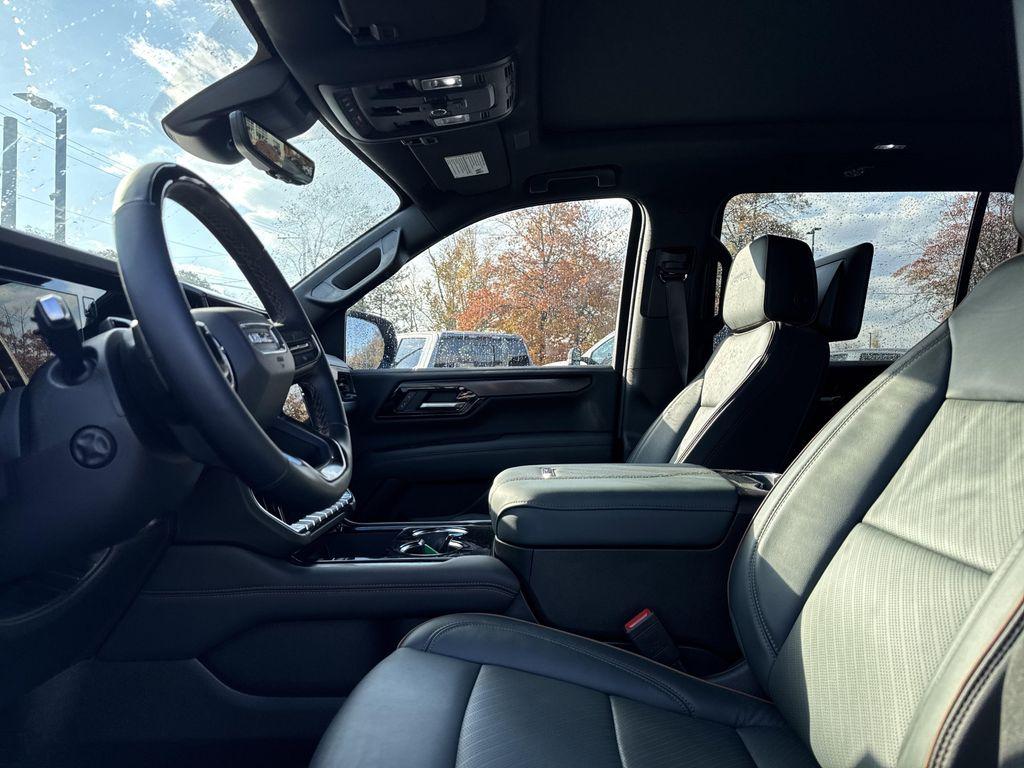 used 2025 GMC Yukon XL car, priced at $89,999