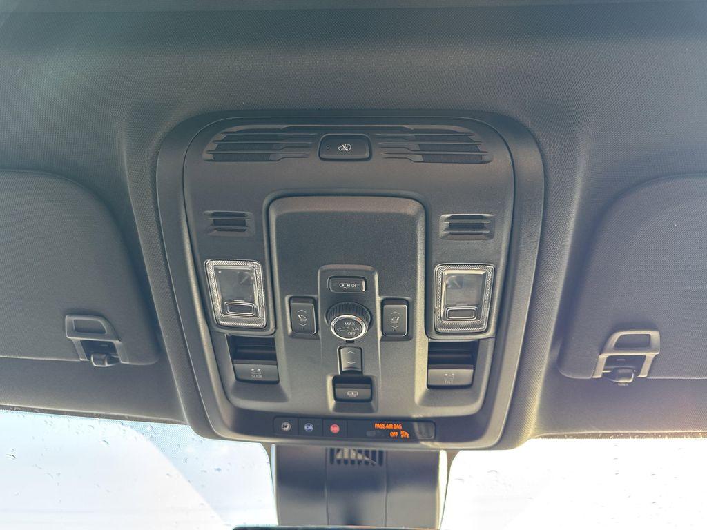 used 2025 GMC Yukon XL car, priced at $89,999