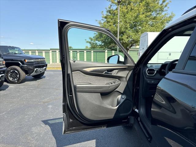 new 2025 Chevrolet TrailBlazer car, priced at $32,185