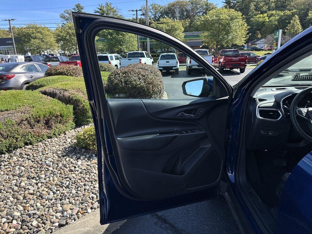 used 2023 Chevrolet Equinox car, priced at $17,999