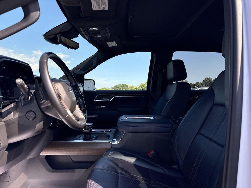used 2022 Chevrolet Silverado 1500 car, priced at $43,999