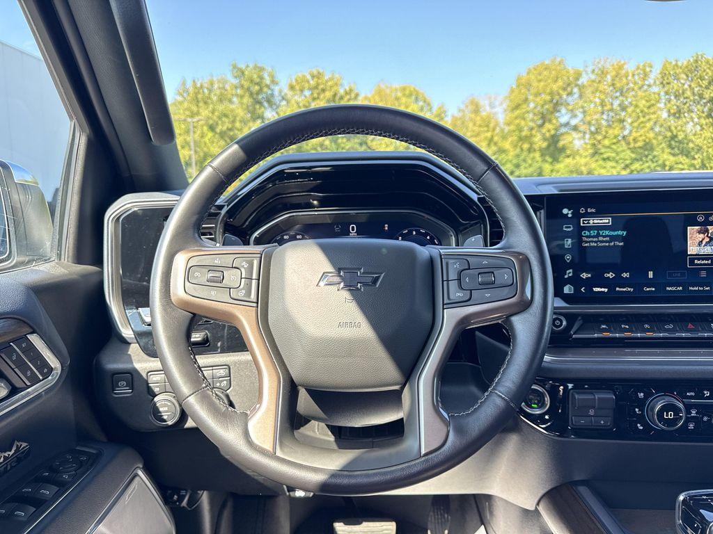 used 2022 Chevrolet Silverado 1500 car, priced at $43,999