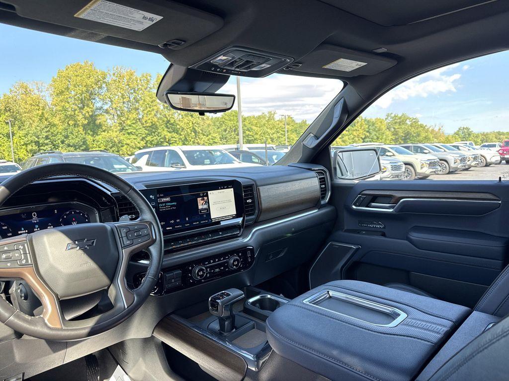 used 2022 Chevrolet Silverado 1500 car, priced at $43,999