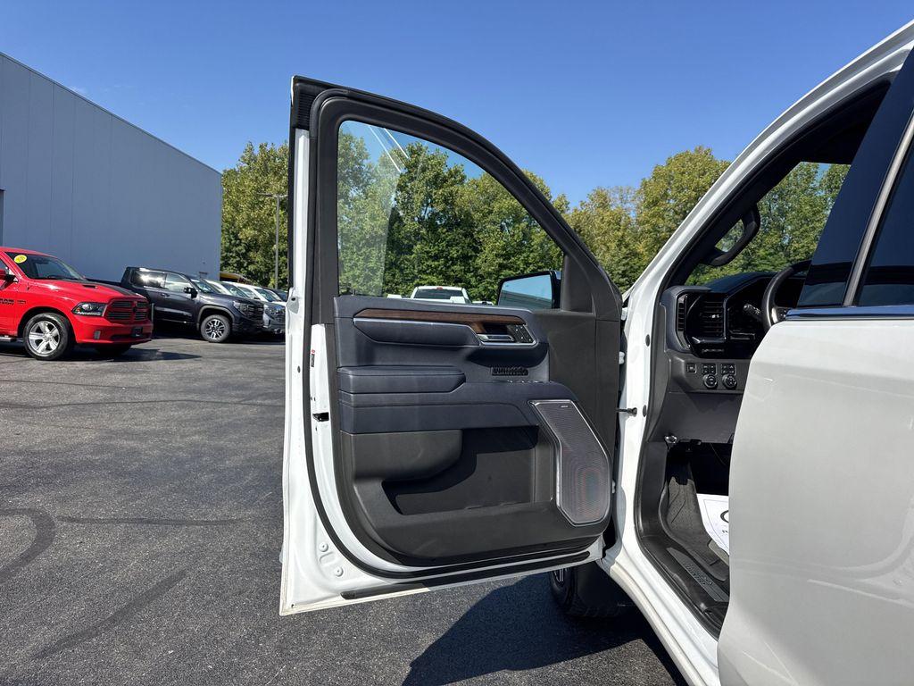 used 2022 Chevrolet Silverado 1500 car, priced at $43,999