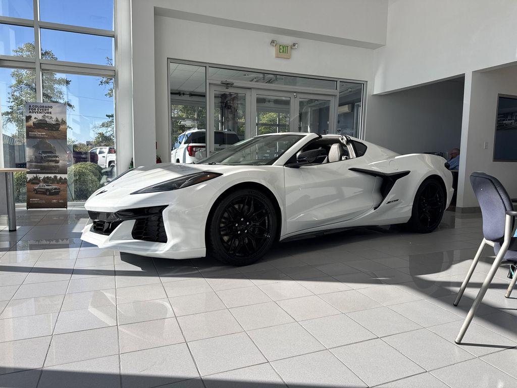 new 2025 Chevrolet Corvette car