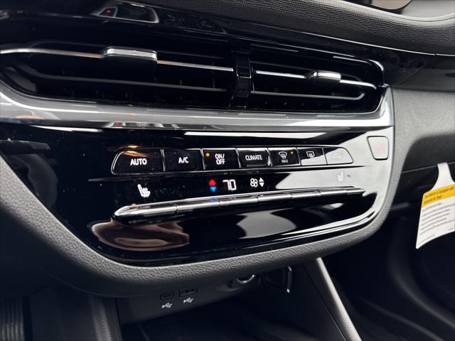 new 2025 Buick Envista car, priced at $31,585