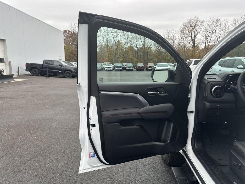 new 2026 Chevrolet Colorado car, priced at $47,647