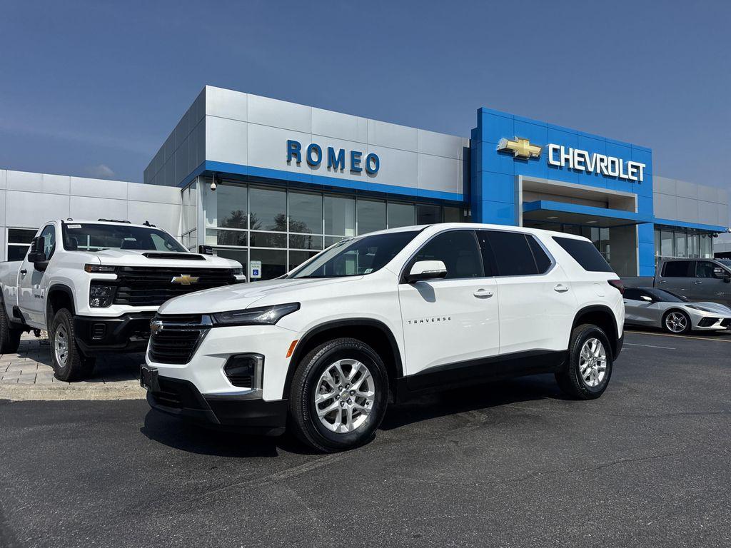 used 2024 Chevrolet Traverse car, priced at $29,999