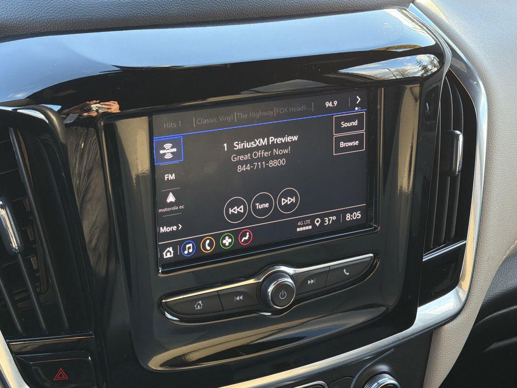 used 2024 Chevrolet Traverse car, priced at $27,999