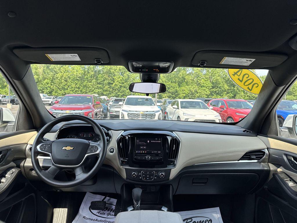 used 2024 Chevrolet Traverse car, priced at $29,999