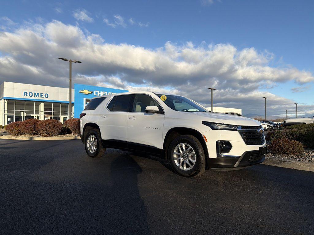 used 2024 Chevrolet Traverse car, priced at $27,999