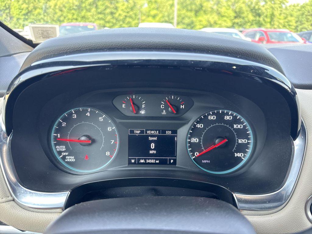 used 2024 Chevrolet Traverse car, priced at $29,999