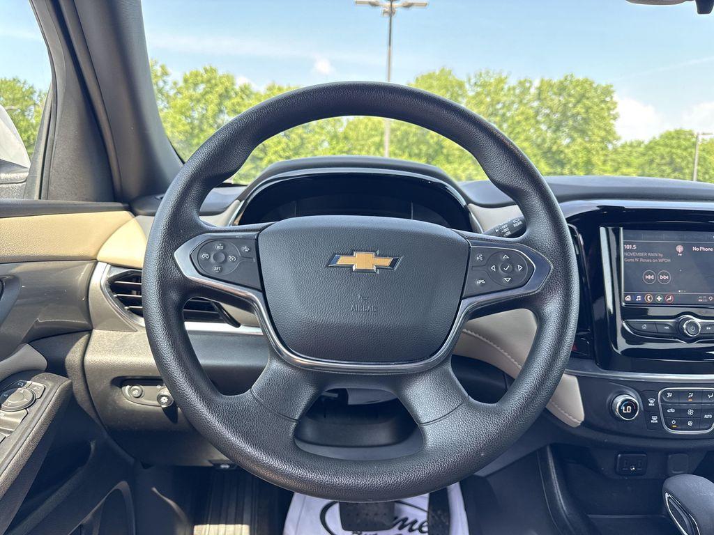 used 2024 Chevrolet Traverse car, priced at $29,999