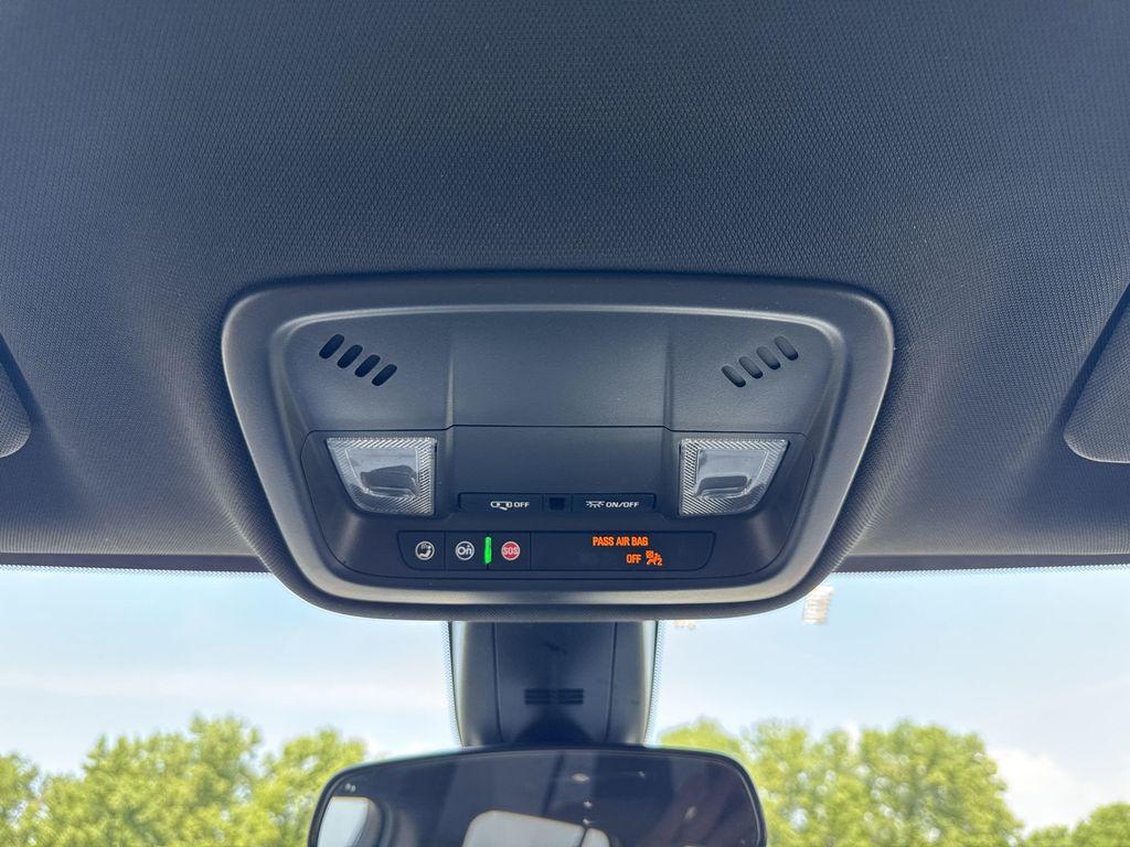 used 2024 Chevrolet Traverse car, priced at $29,999