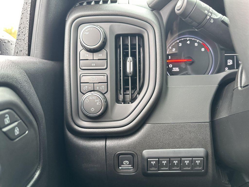 new 2025 Chevrolet Silverado 3500 car, priced at $51,848