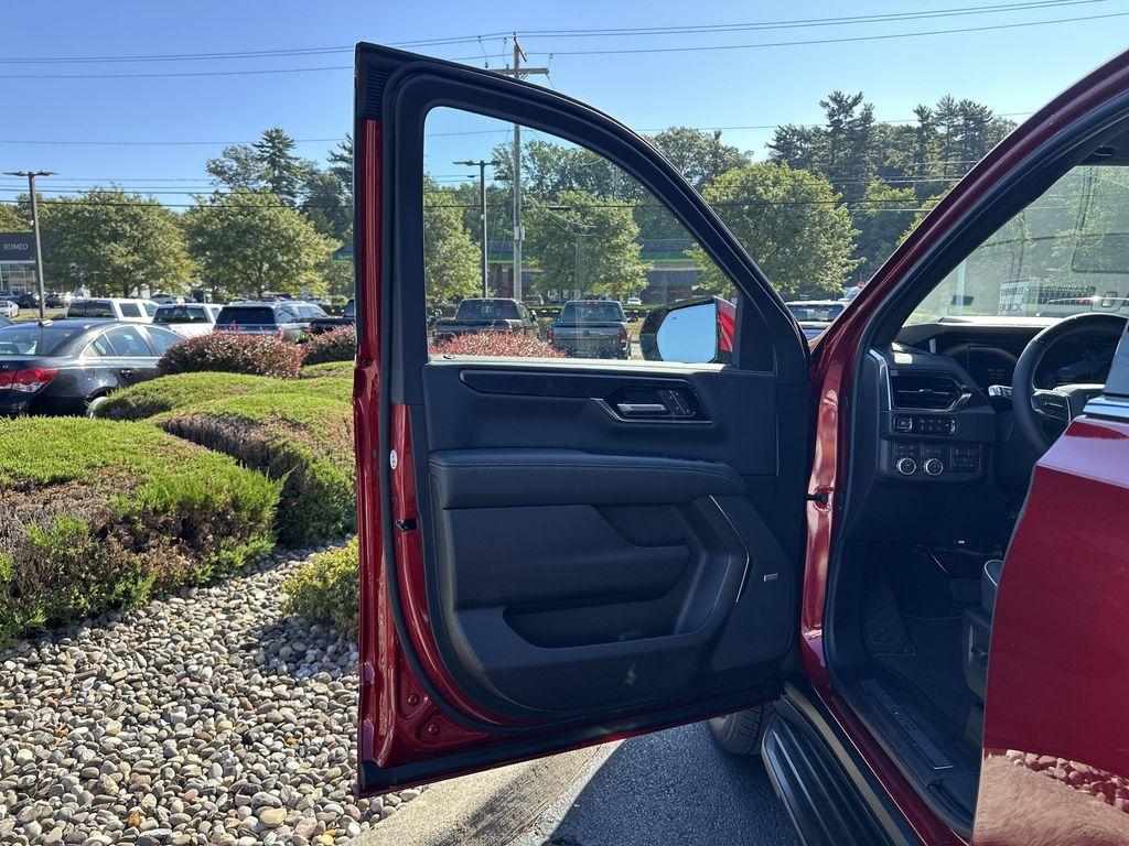 new 2025 GMC Yukon XL car, priced at $81,836