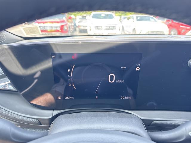 new 2025 Buick Envista car, priced at $27,025