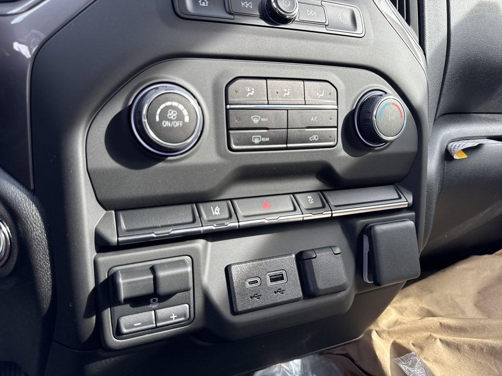 new 2025 Chevrolet Silverado 3500 car, priced at $51,848